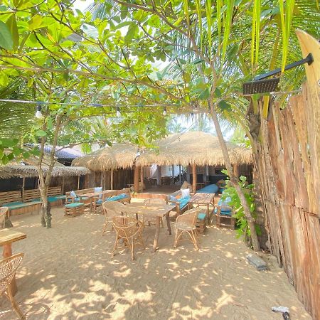 Hotel Sky Breeze Unawatuna Exterior foto