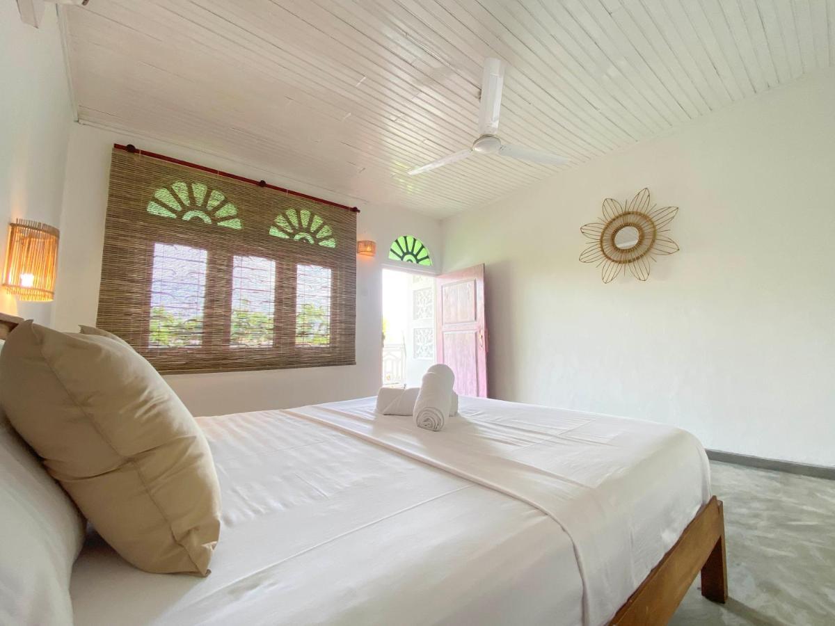 Hotel Sky Breeze Unawatuna Exterior foto